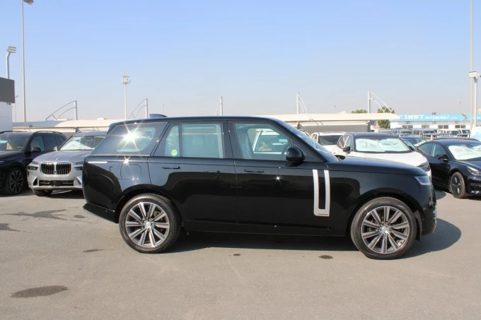 Land Rover Range Rover in Dubai mileage 0 only AED 810000