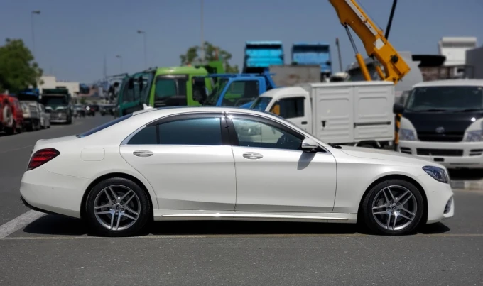 Mercedes-Benz S-Class in Dubai mileage 47000 only AED 225000
