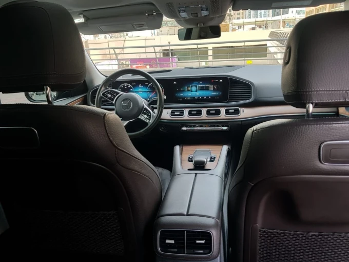 Mercedes-Benz GLE-Class in Dubai mileage 49900 only AED 270000