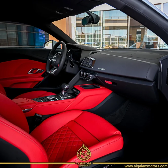 Audi R8 in Dubai mileage 4000 only AED 670000