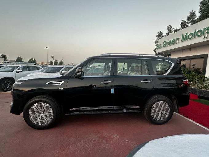 Nissan Patrol in Dubai mileage 0 only AED 250000