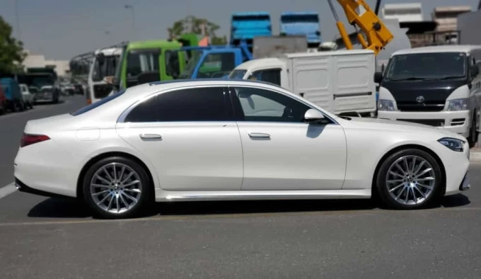 Mercedes-Benz S-Class in Dubai mileage 20000 only AED 440000
