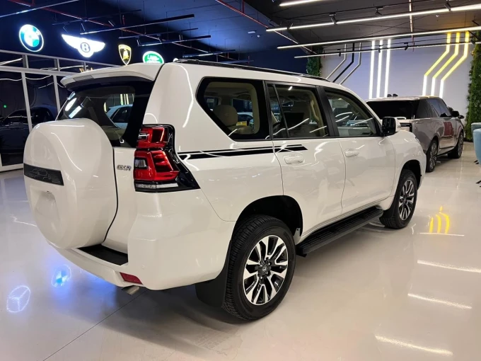 Toyota Prado in Dubai mileage 0 only AED 195000