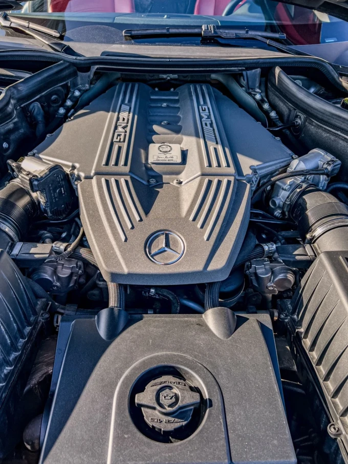 Mercedes-Benz SLS in Dubai mileage 21000 only AED 820000