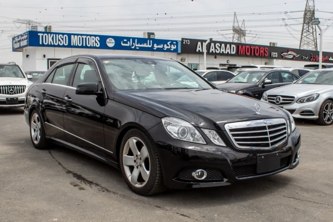 Mercedes-Benz E-Class in Dubai mileage 39229 only AED 46000