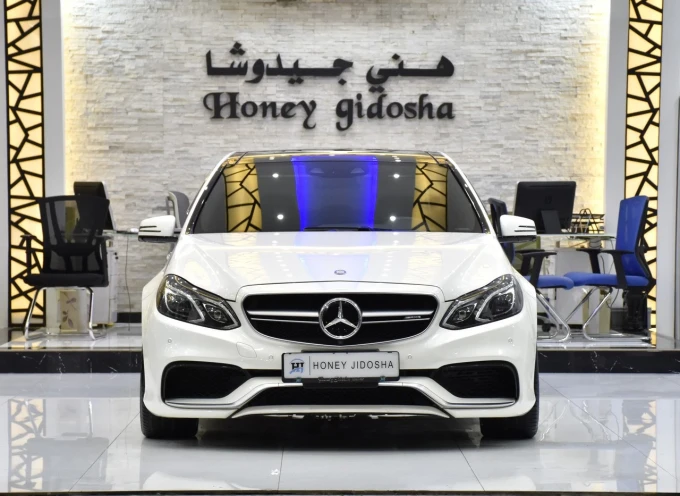 Mercedes-Benz E-Class in Dubai mileage 33000 only AED 155000