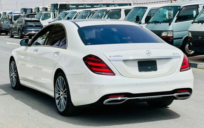 Mercedes-Benz S-Class in Dubai mileage 18424 only AED 235000