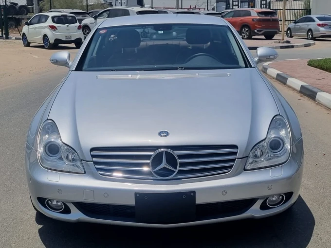 Mercedes-Benz CLS-Class in Dubai mileage 40000 only AED 29000