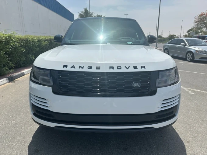 Land Rover Range Rover in Dubai mileage 27734 only AED 280000