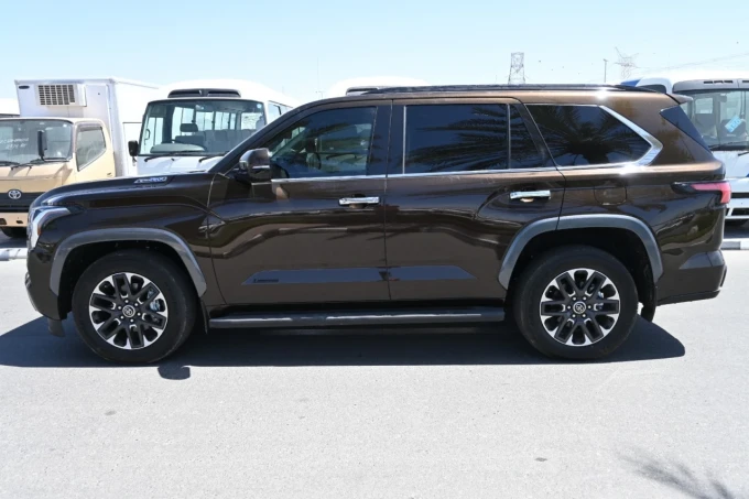 Toyota Sequoia in Dubai mileage 0 only AED 335000