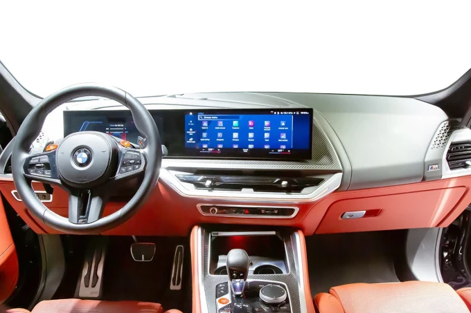 BMW XM in Dubai mileage 6994 only AED 610000