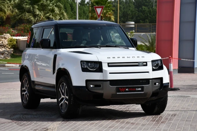 Land Rover Defender in Dubai mileage 0 only AED 355000