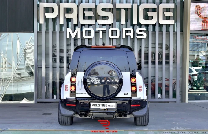 Land Rover Defender in Dubai mileage 16500 only AED 529999