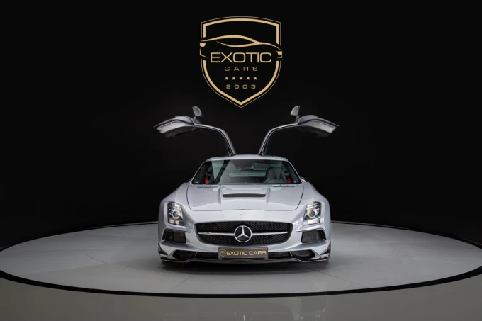 Mercedes-Benz SLS in Dubai mileage 28000 only AED 2450000