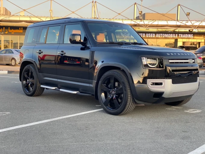 Land Rover Defender in Dubai mileage 0 only AED 435000