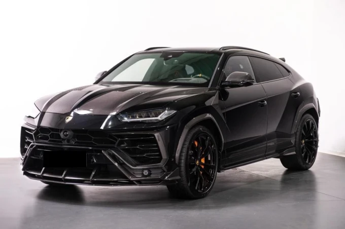 Lamborghini Urus in Dubai mileage 18000 only AED 1250000