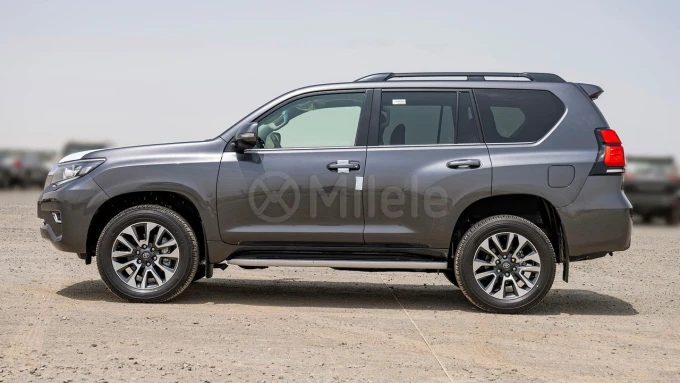 Toyota Prado in Dubai mileage 0 only AED 210000