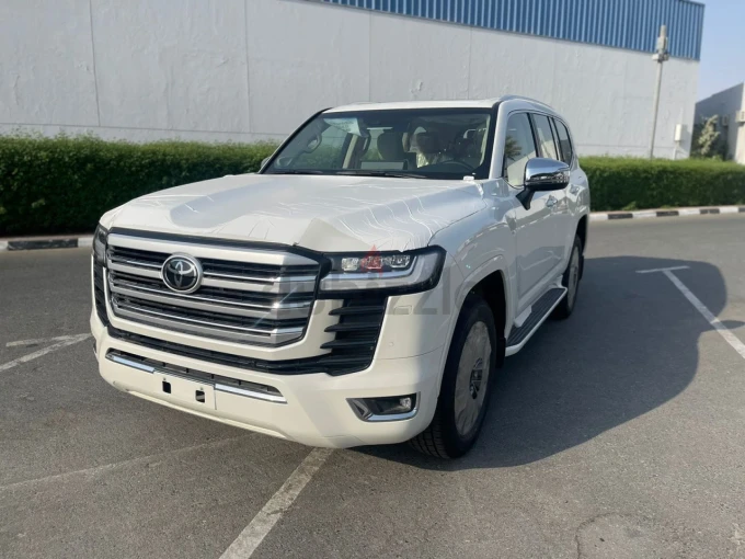 Toyota Land Cruiser in Dubai mileage 0 only AED 320000