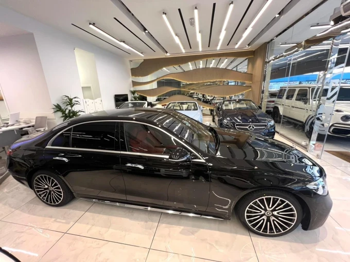 Mercedes-Benz S-Class in Dubai mileage 20000 only AED 465000