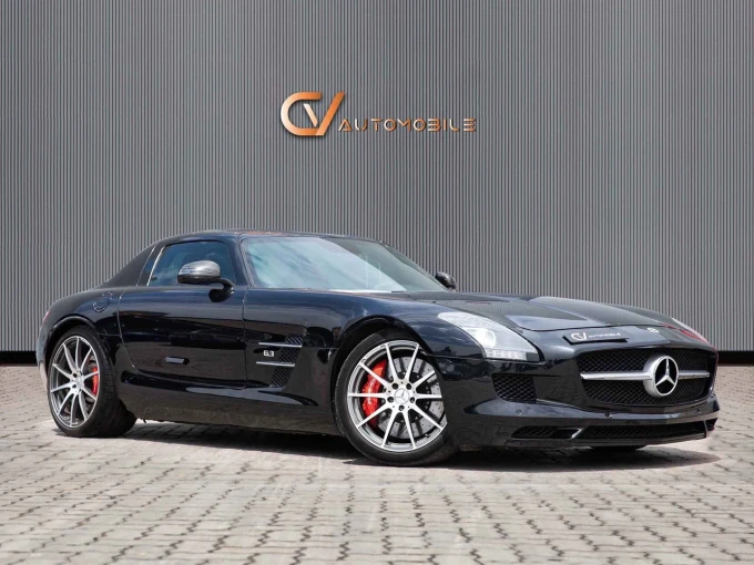 Mercedes-Benz SLS in Dubai mileage 37621 only AED 829000