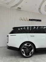 Land Rover Range Rover in Dubai mileage 13000 only AED 625000