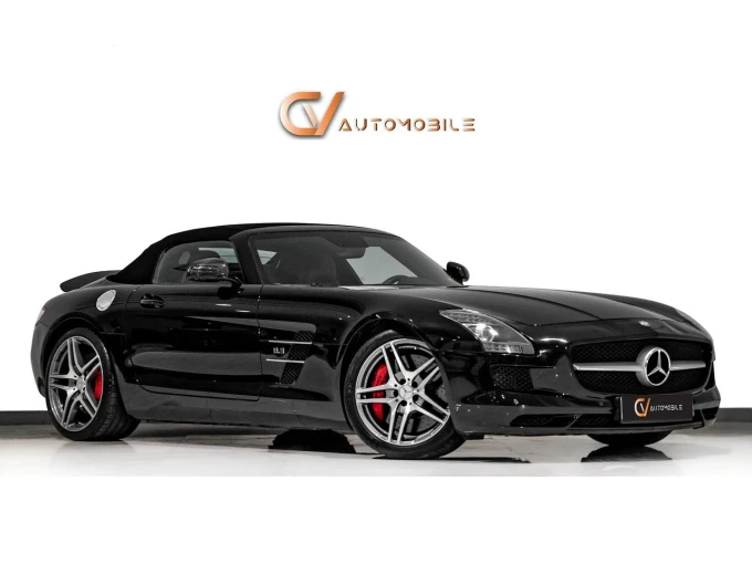 Mercedes-Benz SLS in Dubai mileage 30154 only AED 599000