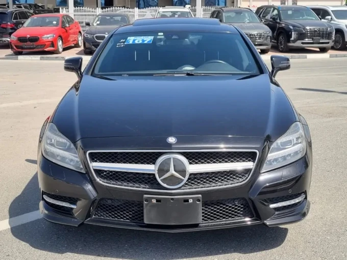 Mercedes-Benz CLS-Class in Dubai mileage 38000 only AED 76000