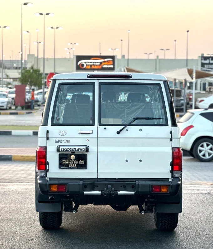 Toyota Land Cruiser 76 series in Dubai mileage 0 only AED 195000