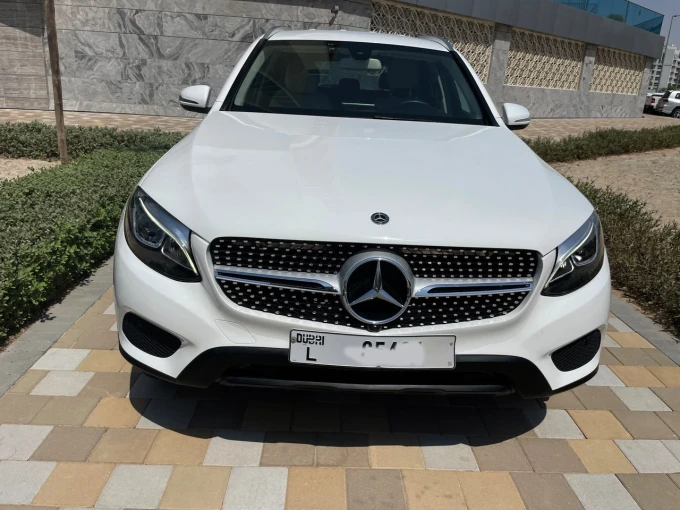 Mercedes-Benz GLC in Dubai mileage 48345 only AED 129000