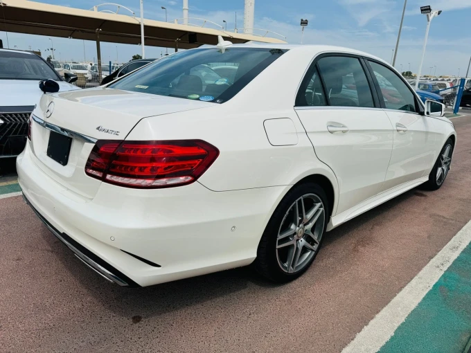 Mercedes-Benz E-Class in Dubai mileage 40800 only AED 78000