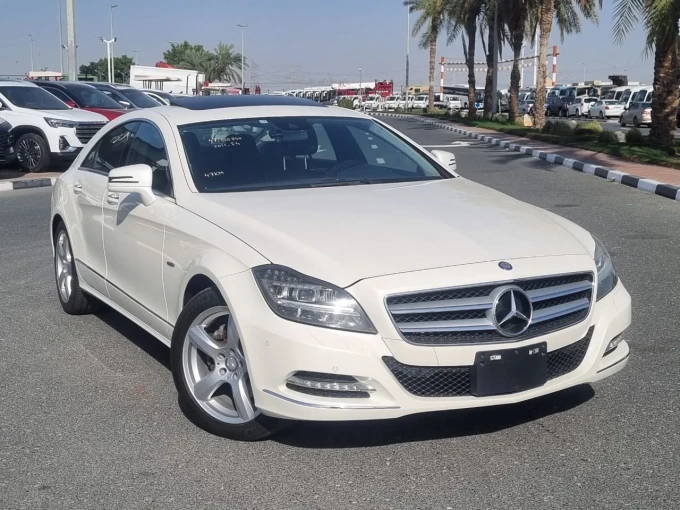 Mercedes-Benz CLS-Class in Dubai mileage 47000 only AED 66000
