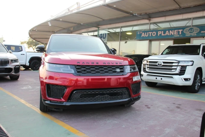 Land Rover Range Rover in Dubai mileage 45000 only AED 265000