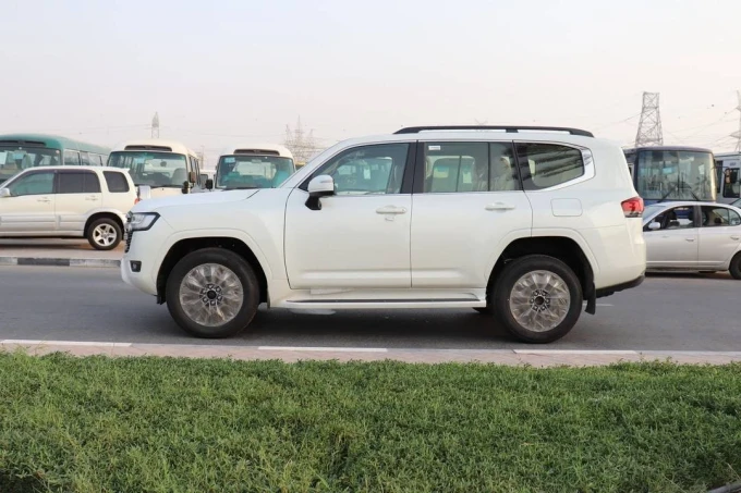 Toyota Land Cruiser in Dubai mileage 0 only AED 330000