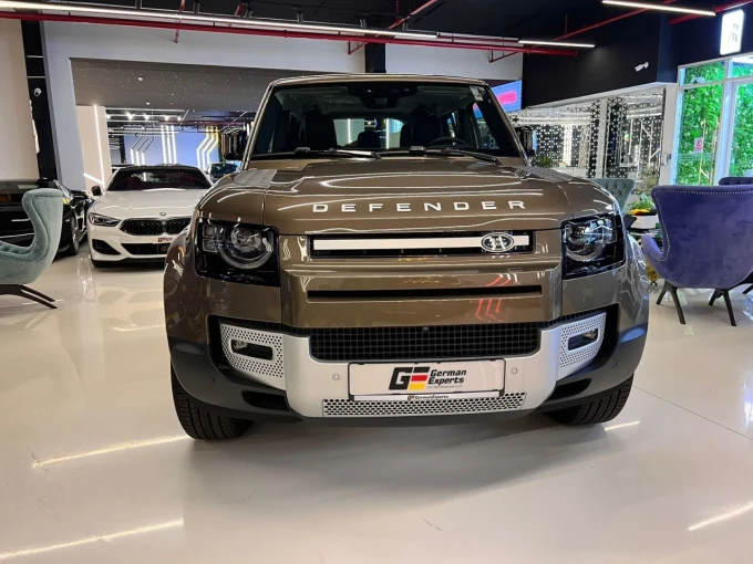 Land Rover Defender in Dubai mileage 0 only AED 325000