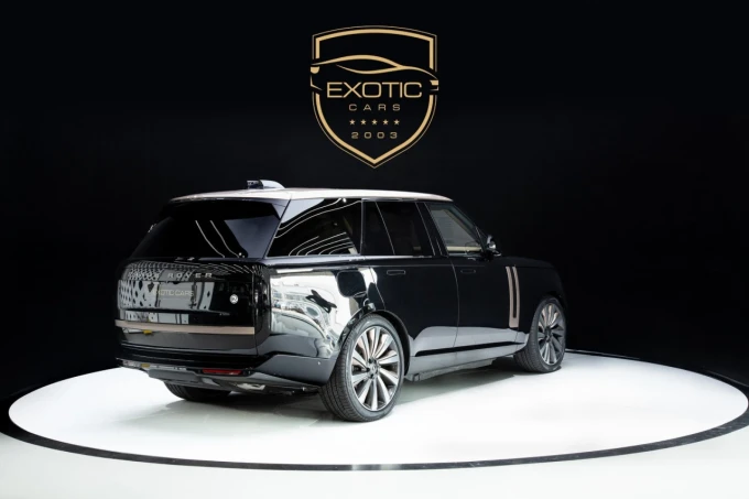 Land Rover Range Rover in Dubai mileage 100 only AED 995000