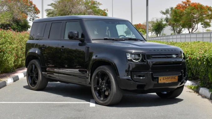 Land Rover Defender in Dubai mileage 0 only AED 518000