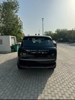 Land Rover Range Rover in Dubai mileage 14000 only AED 690000