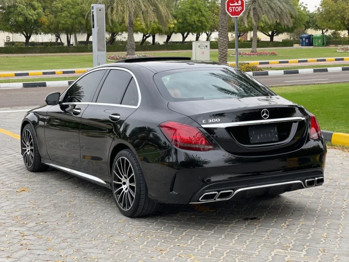 Mercedes-Benz C-Class in Dubai mileage 47500 only AED 70000