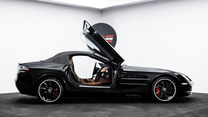 Mercedes-Benz SLR in Dubai mileage 36242 only AED 1780000