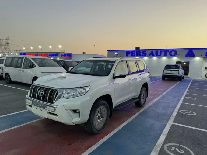 Toyota Prado in Dubai mileage 0 only AED 170000