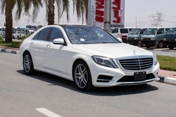 Mercedes-Benz S-Class in Dubai mileage 26000 only AED 135000
