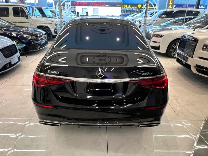 Mercedes-Benz S-Class in Dubai mileage 20000 only AED 465000