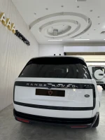 Land Rover Range Rover in Dubai mileage 13000 only AED 625000