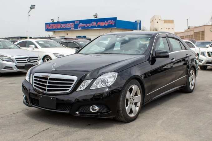 Mercedes-Benz E-Class in Dubai mileage 39229 only AED 46000