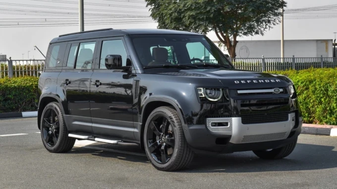 Land Rover Defender in Dubai mileage 0 only AED 439000