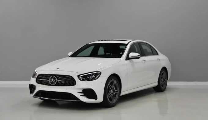 Mercedes-Benz E-Class in Dubai mileage 43504 only AED 204999