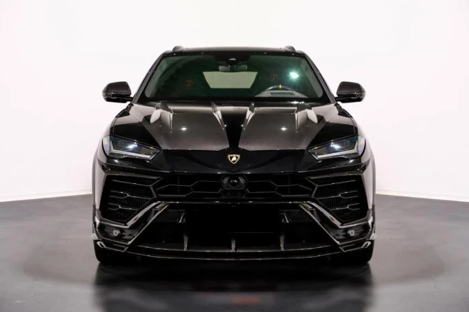 Lamborghini Urus in Dubai mileage 18000 only AED 1250000