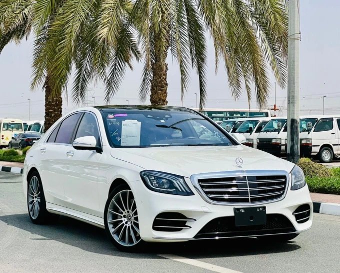 Mercedes-Benz S-Class in Dubai mileage 18424 only AED 235000