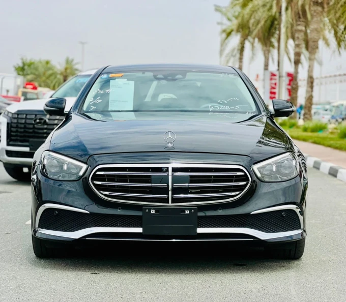 Mercedes-Benz E-Class in Dubai mileage 18874 only AED 210000