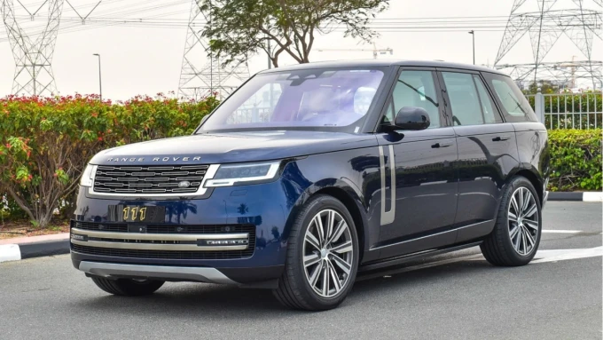Land Rover Range Rover in Dubai mileage 47000 only AED 600000